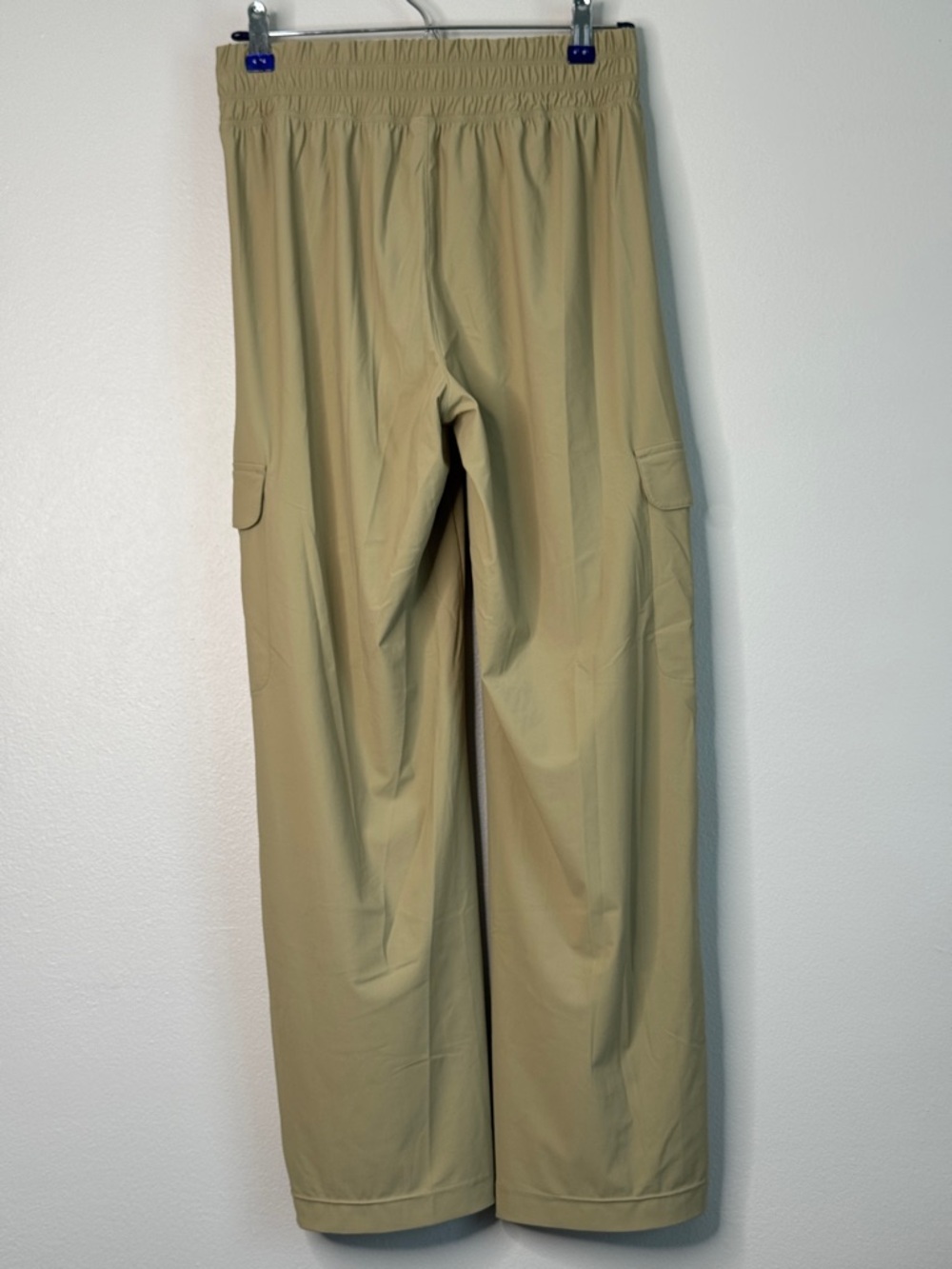 Old Navy Wide Leg Cargo Pants Light Khaki Size XS Petite TP Pockets Tech Fabric - Picture 2 of 4